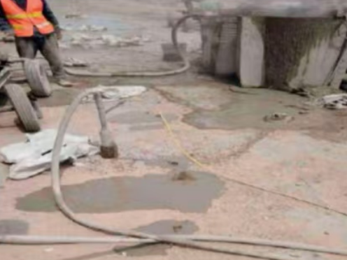 项城水泥混凝土路面板底注浆技术 路面脱空注浆整治方案